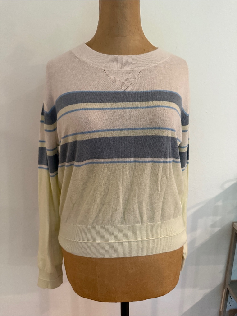 Club Monaco S Crewneck Striped Lightweight Cashmere sweater Blue, Cream yellow